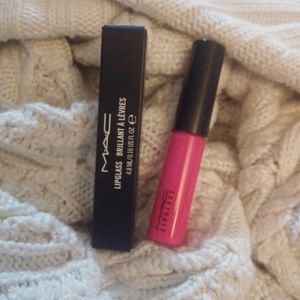 CANDY YUM-YUM 💄MAC Cosmetics RARE lipglass NIB
